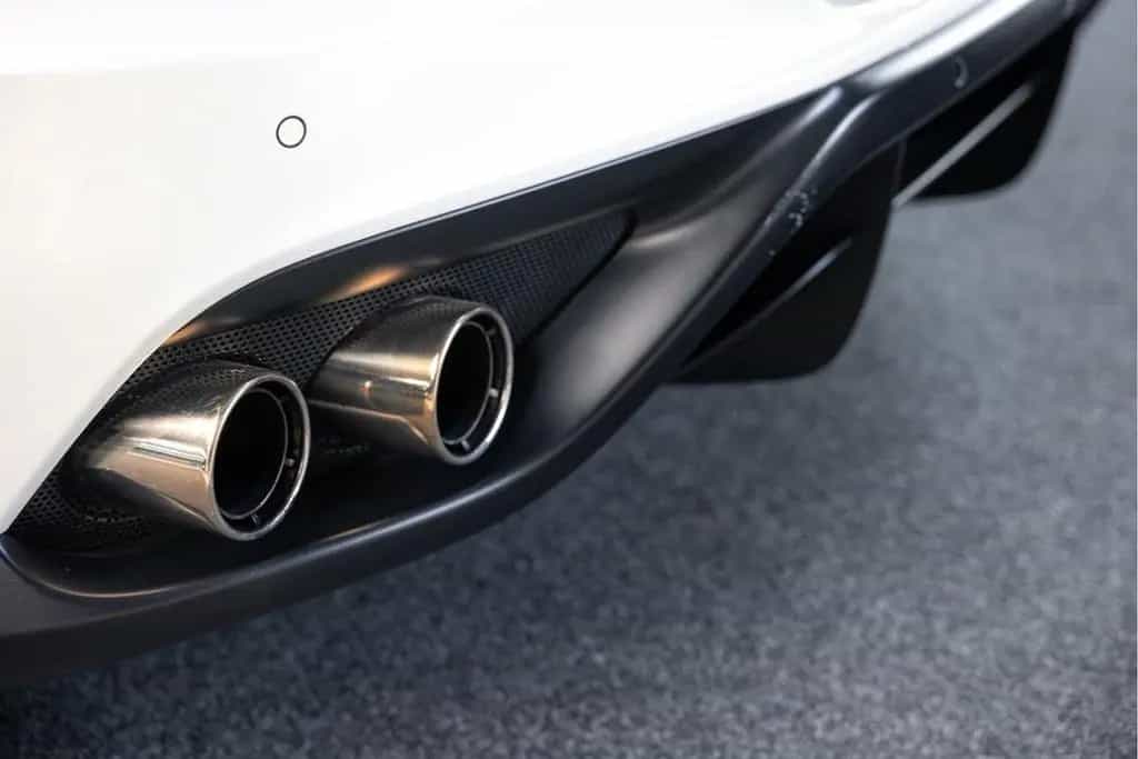 Ferrari FF 6.3 V12 Carbon Camera Lift Passengerdisplay 09/2012-photo-18