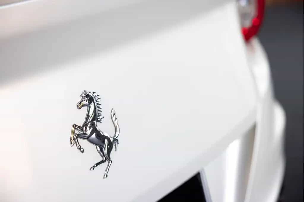 Ferrari FF 6.3 V12 Carbon Camera Lift Passengerdisplay 09/2012-photo-20