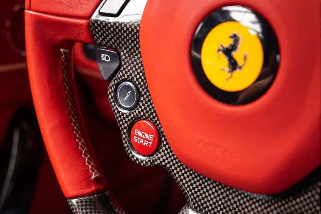Ferrari FF 6.3 V12 Carbon Camera Lift Passengerdisplay 09/2012-photo-24