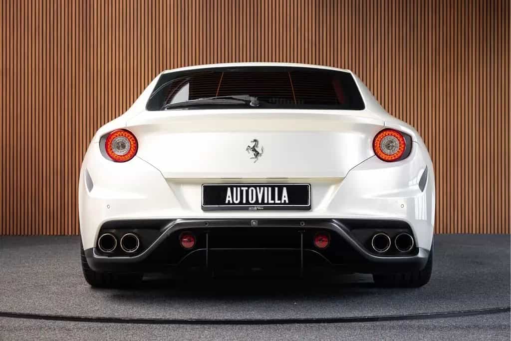 Ferrari FF 6.3 V12 Carbon Camera Lift Passengerdisplay 09/2012-photo-3