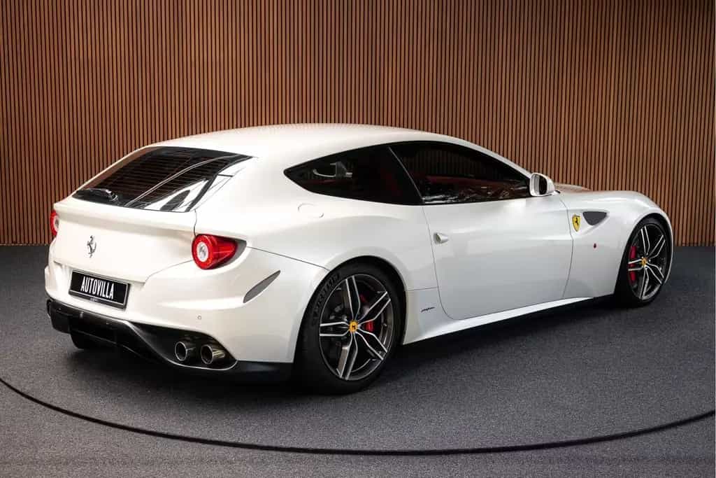 Ferrari FF 6.3 V12 Carbon Camera Lift Passengerdisplay 09/2012-photo-4