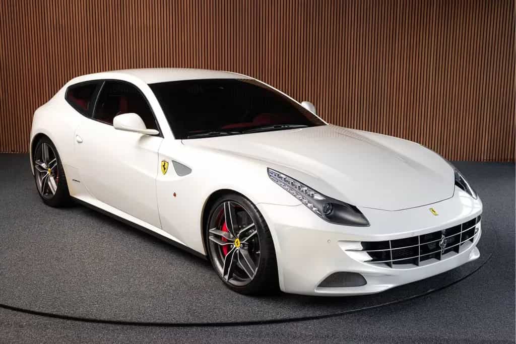 Ferrari FF 6.3 V12 Carbon Camera Lift Passengerdisplay 09/2012-photo-6