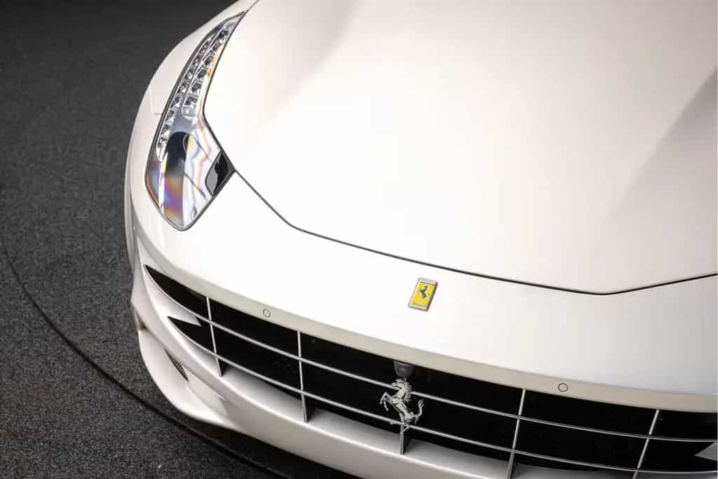 Ferrari FF 6.3 V12 Carbon Camera Lift Passengerdisplay 09/2012-photo-8