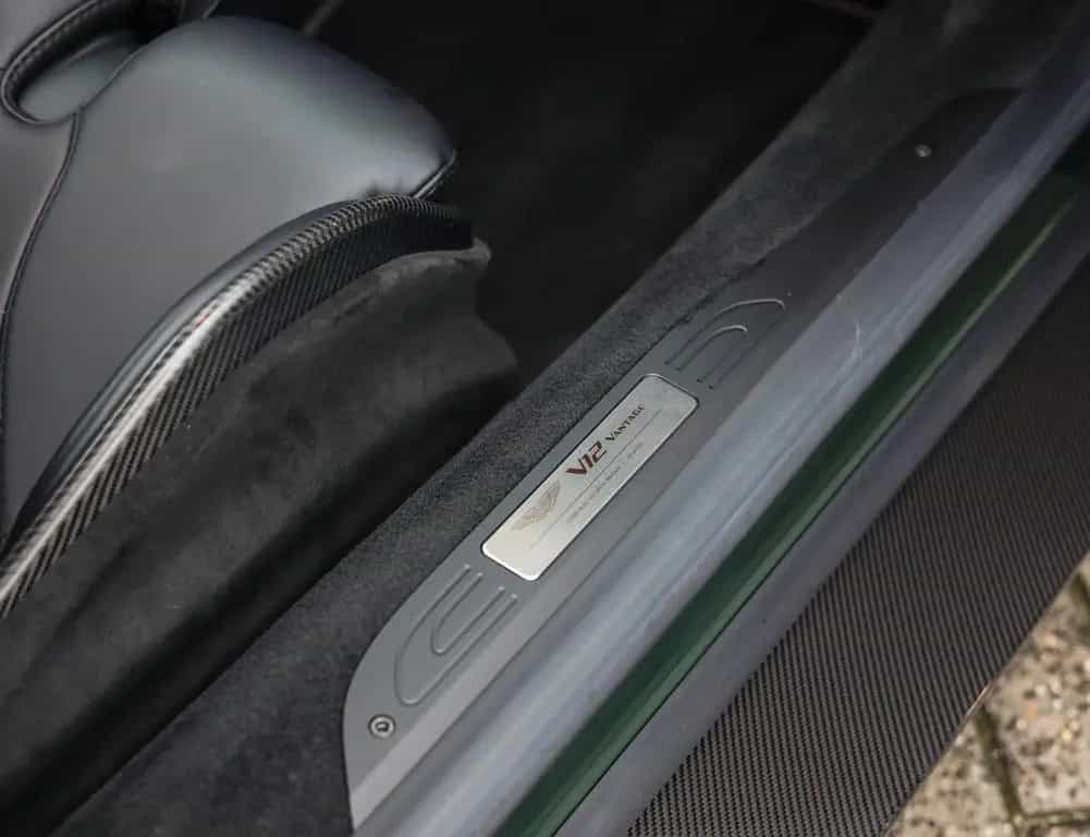 Aston Martin V12 Vantage | 1/333 - Collectable 03/2023-photo-29
