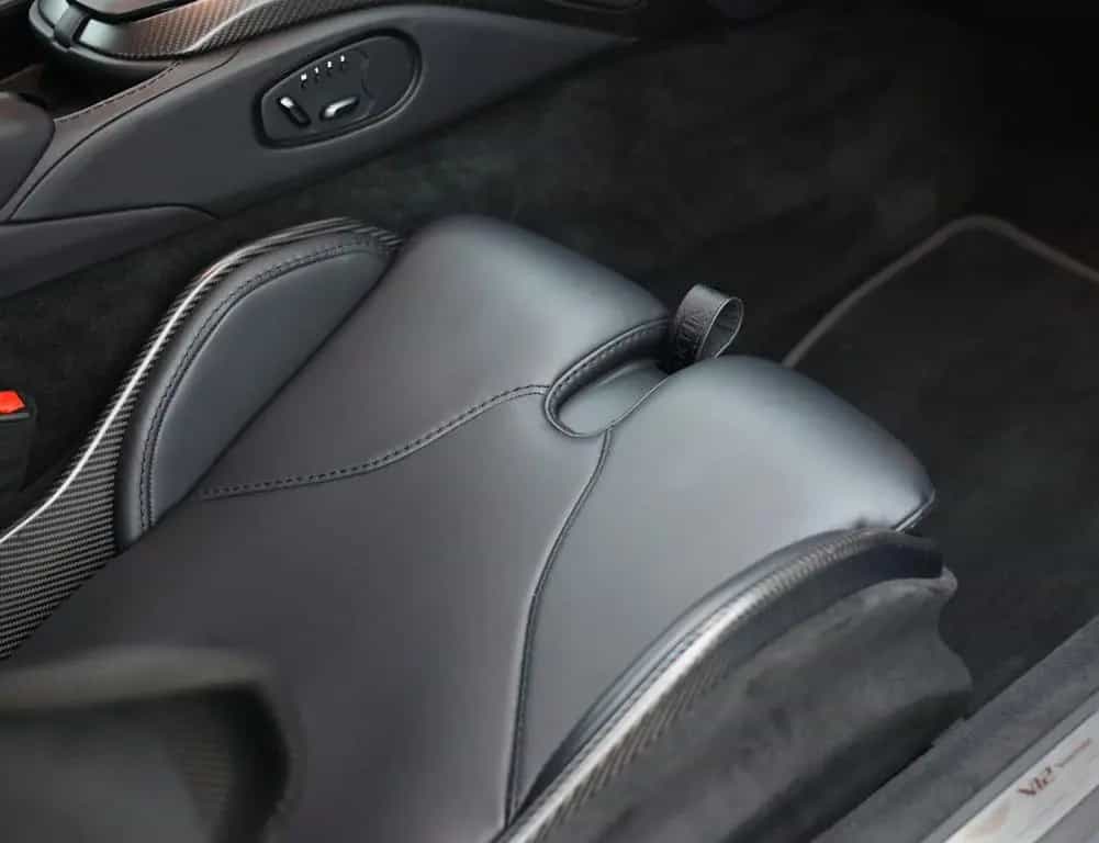 Aston Martin V12 Vantage | 1/333 - Collectable 03/2023-photo-31