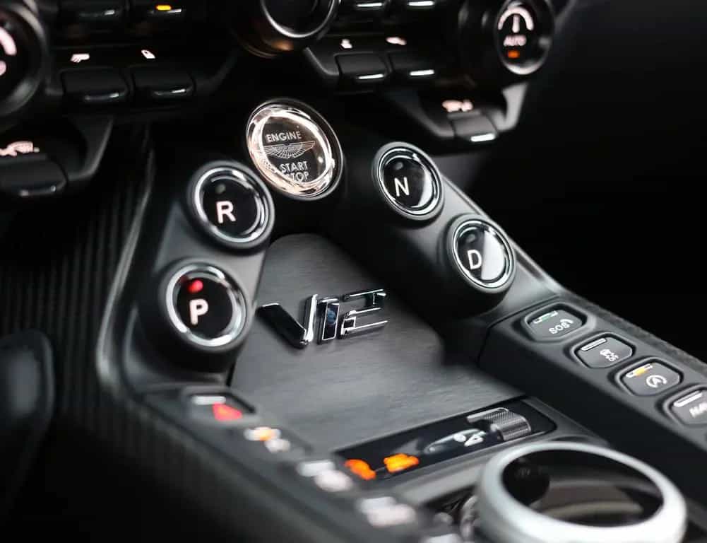 Aston Martin V12 Vantage | 1/333 - Collectable 03/2023-photo-46