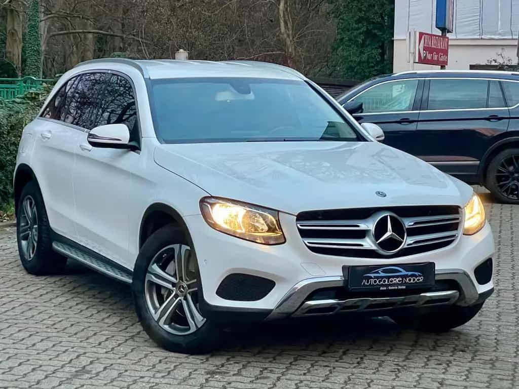 Mercedes-Benz GLC 250 4Matic "Sportpaket*Trettbretter*VOLL*1A" 06/2018-photo-1