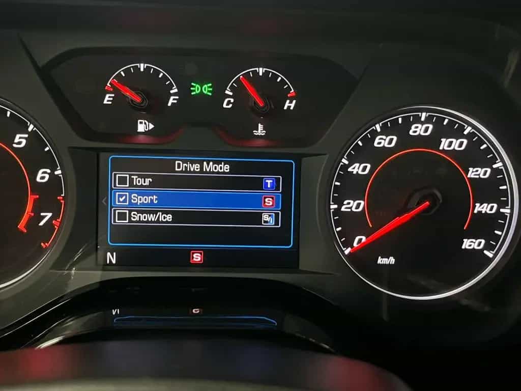 Chevrolet Camaro SS *6,2l V8 / ZL1 /Schalter/ Klappenauspu 05/2022-photo-17