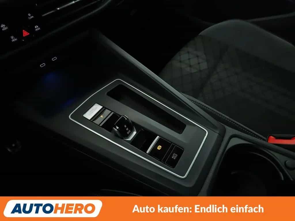 Volkswagen Golf VIII 1.5 eTSI ACT R-Line Aut.*NAVI*LED*ACC* 12/2020-photo-24