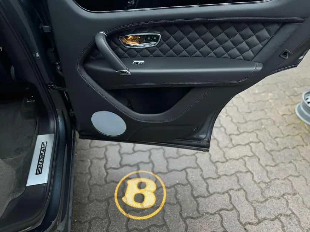 Bentley Bentayga V8 1-HAND*MWST*HUD*AIR*SOFT*360°*PANO! 04/2020-photo-21