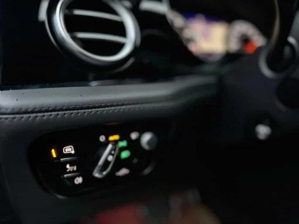 Bentley Bentayga V8 1-HAND*MWST*HUD*AIR*SOFT*360°*PANO! 04/2020-photo-24