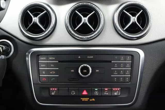 Mercedes-Benz CLA-Class 06/2015-photo-12