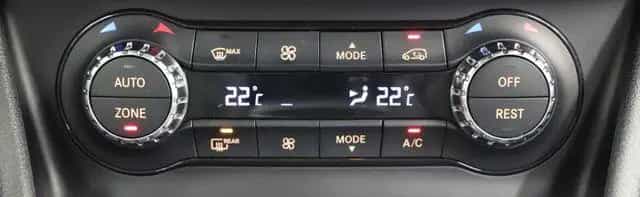 Mercedes-Benz CLA-Class 06/2015-photo-13