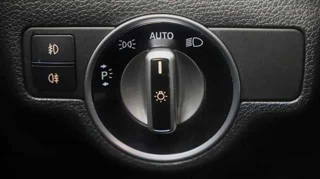 Mercedes-Benz CLA-Class 06/2015-photo-8