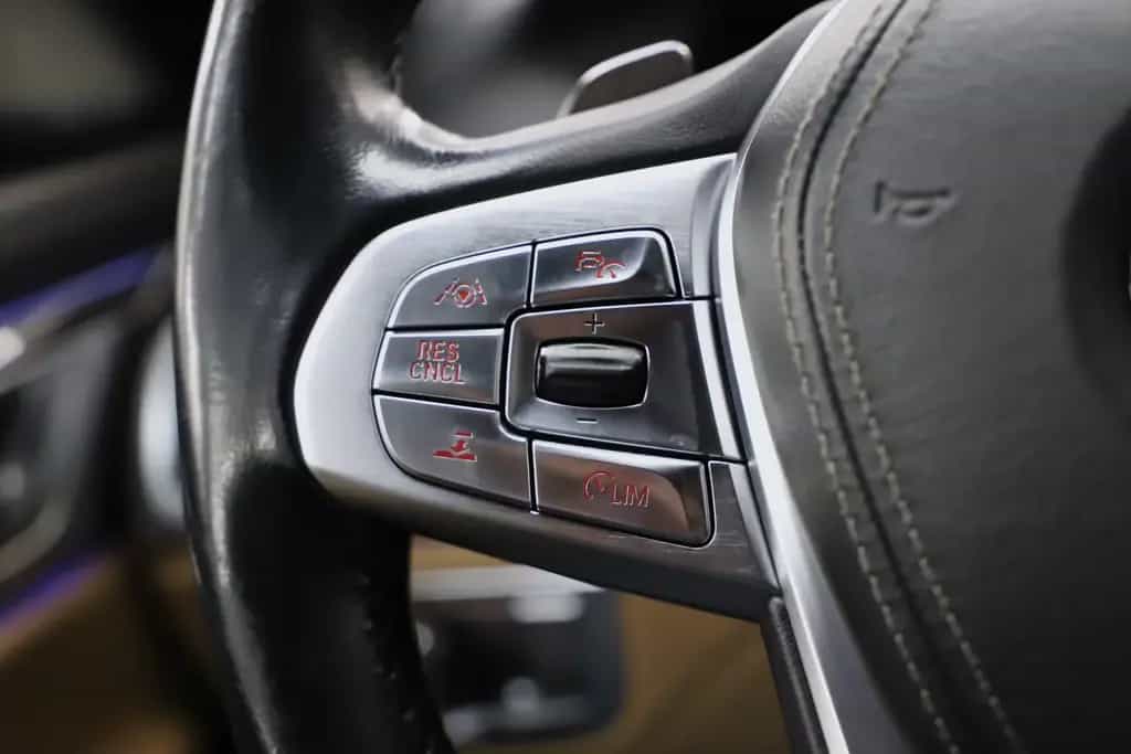 BMW 7 Series d 265PS xDrive M-Paket HUD H&K Softclose 11/2015-photo-17
