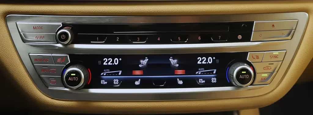 BMW 7 Series d 265PS xDrive M-Paket HUD H&K Softclose 11/2015-photo-23