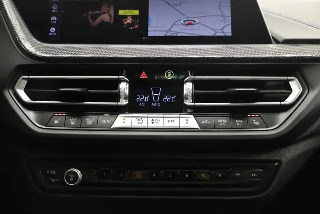 BMW 1 Series 01/2021-photo-16