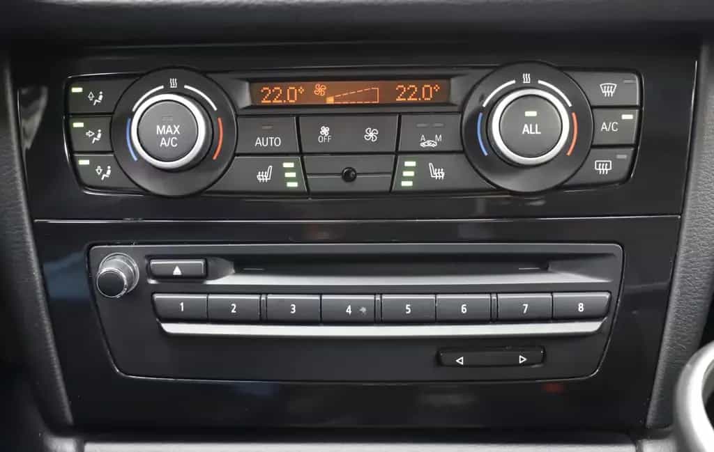 BMW X1 20i 184PS Automatik xDrive Sport Line Navi 11/2013-photo-17