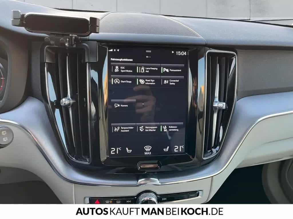 Volvo XC60 B5D AWD Momenentum Pro Kamera AHK Leder LED 03/2020-photo-11