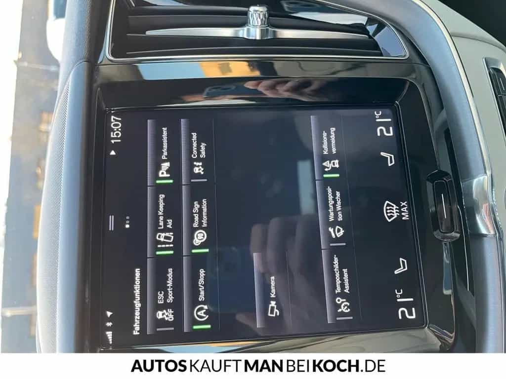 Volvo XC60 B5D AWD Momenentum Pro Kamera AHK Leder LED 03/2020-photo-17