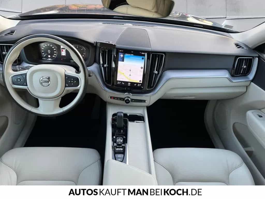 Volvo XC60 B5D AWD Momenentum Pro Kamera AHK Leder LED 03/2020-photo-7