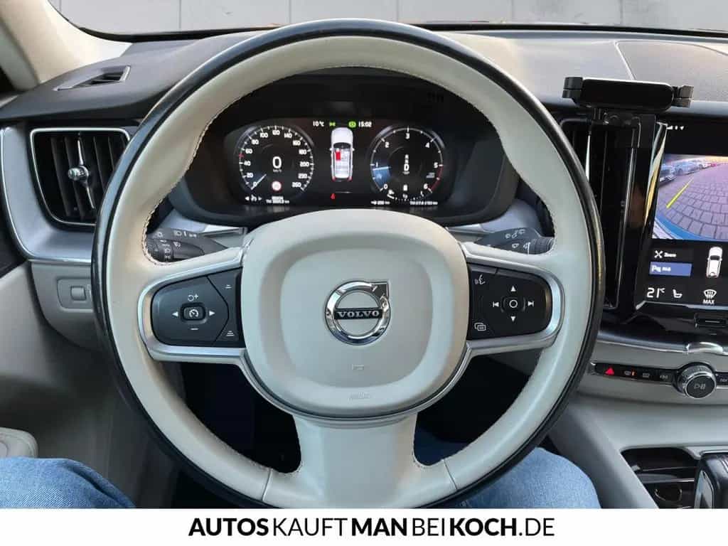Volvo XC60 B5D AWD Momenentum Pro Kamera AHK Leder LED 03/2020-photo-8