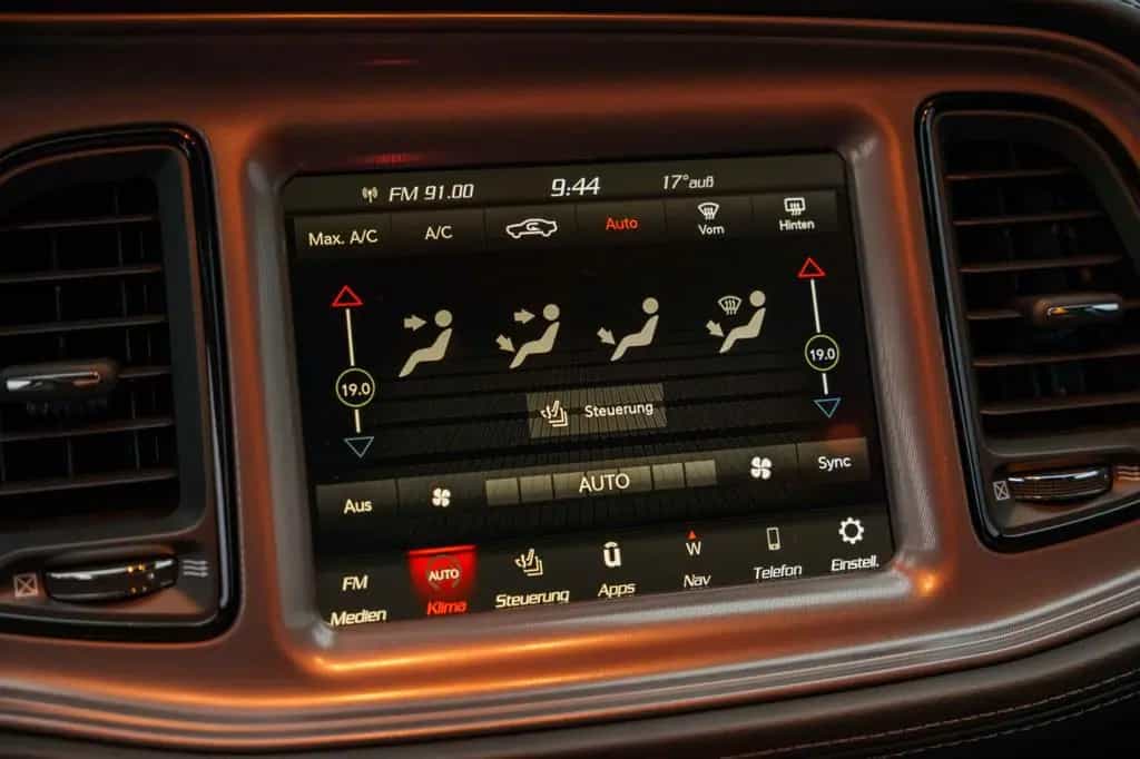 Dodge Challenger 6,4 R/T SCAT PACK Led 03/2023-photo-38