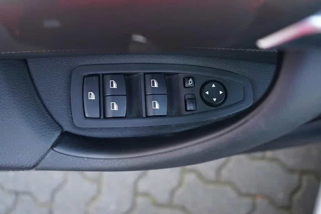 BMW X1 xDrive 20i Aut. LED Navi Tempomat Sitzheizung 11/2017-photo-11