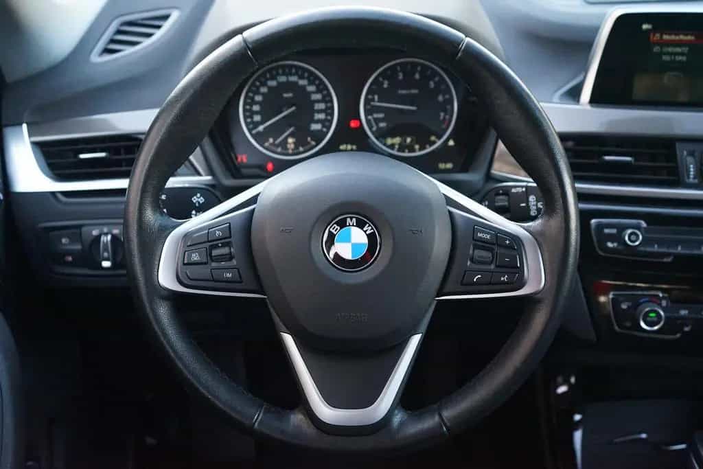 BMW X1 xDrive 20i Aut. LED Navi Tempomat Sitzheizung 11/2017-photo-16