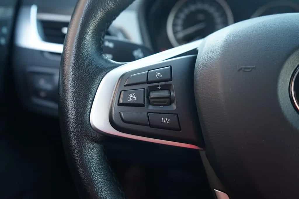 BMW X1 xDrive 20i Aut. LED Navi Tempomat Sitzheizung 11/2017-photo-17