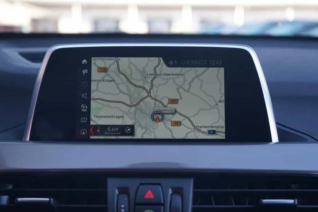 BMW X1 xDrive 20i Aut. LED Navi Tempomat Sitzheizung 11/2017-photo-24