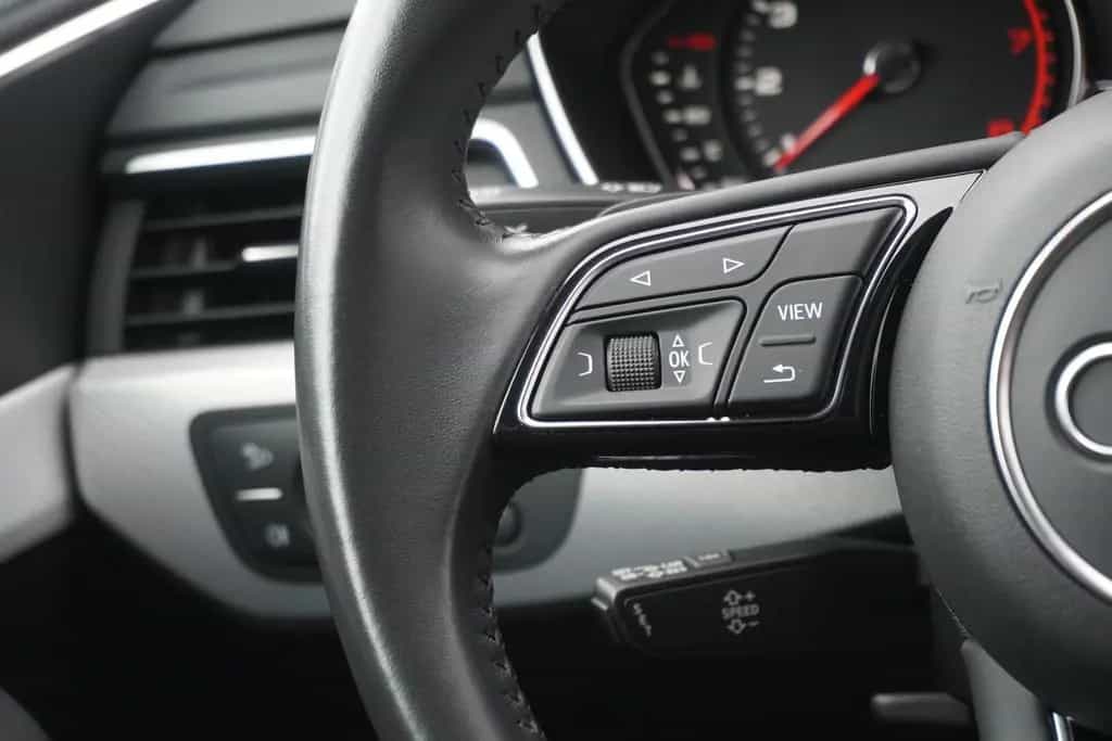Audi A4 Avant TFSI sport S-Line S-Tronic PDC AHK 03/2018-photo-11