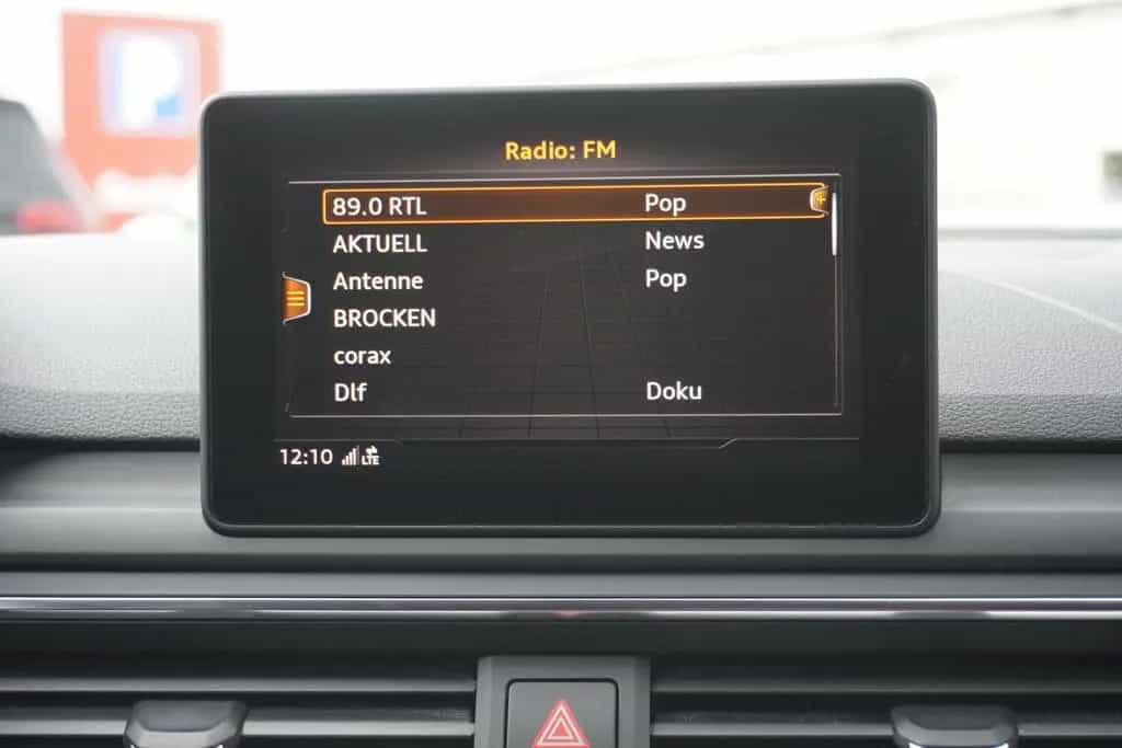 Audi A4 Avant TFSI sport S-Line S-Tronic PDC AHK 03/2018-photo-14