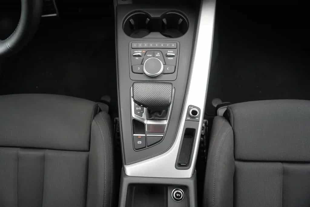 Audi A4 Avant TFSI sport S-Line S-Tronic PDC AHK 03/2018-photo-19