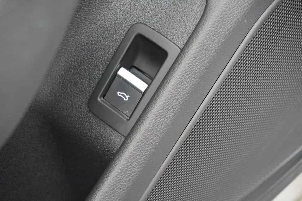 Audi A4 Avant TFSI sport S-Line S-Tronic PDC AHK 03/2018-photo-22