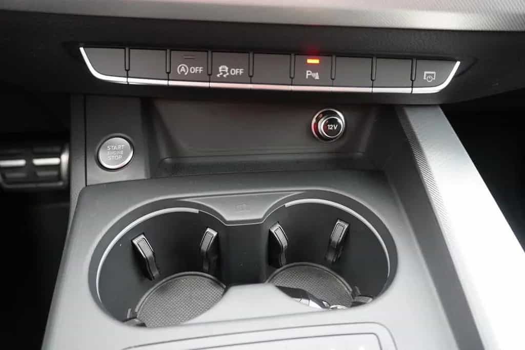 Audi A4 Avant TFSI sport S-Line S-Tronic PDC AHK 03/2018-photo-29