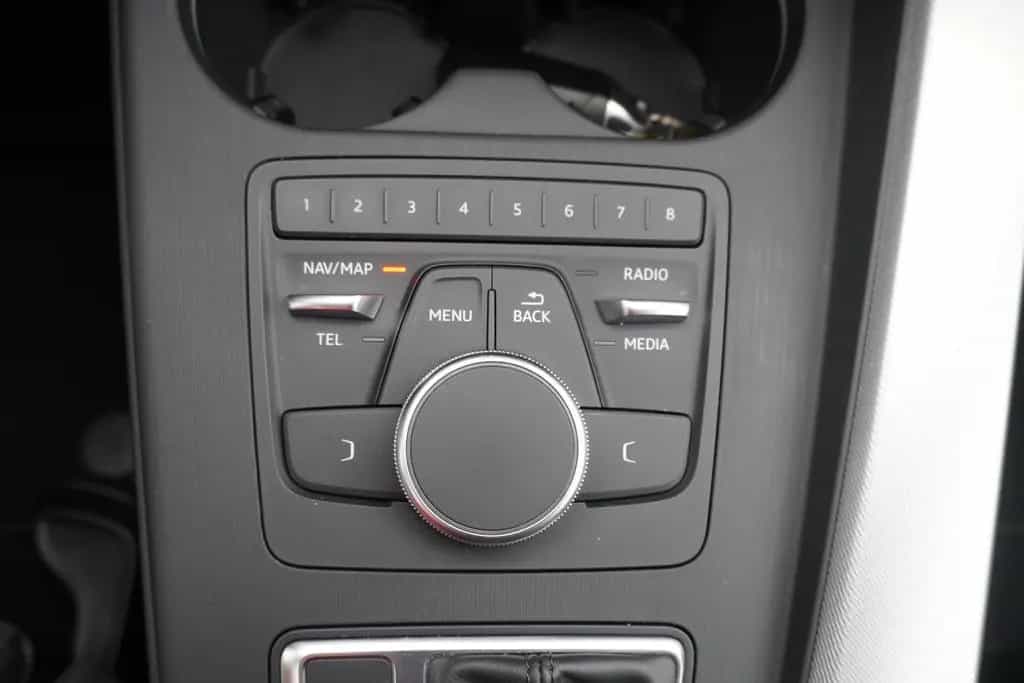 Audi A4 Avant TFSI sport S-Line S-Tronic PDC AHK 03/2018-photo-30