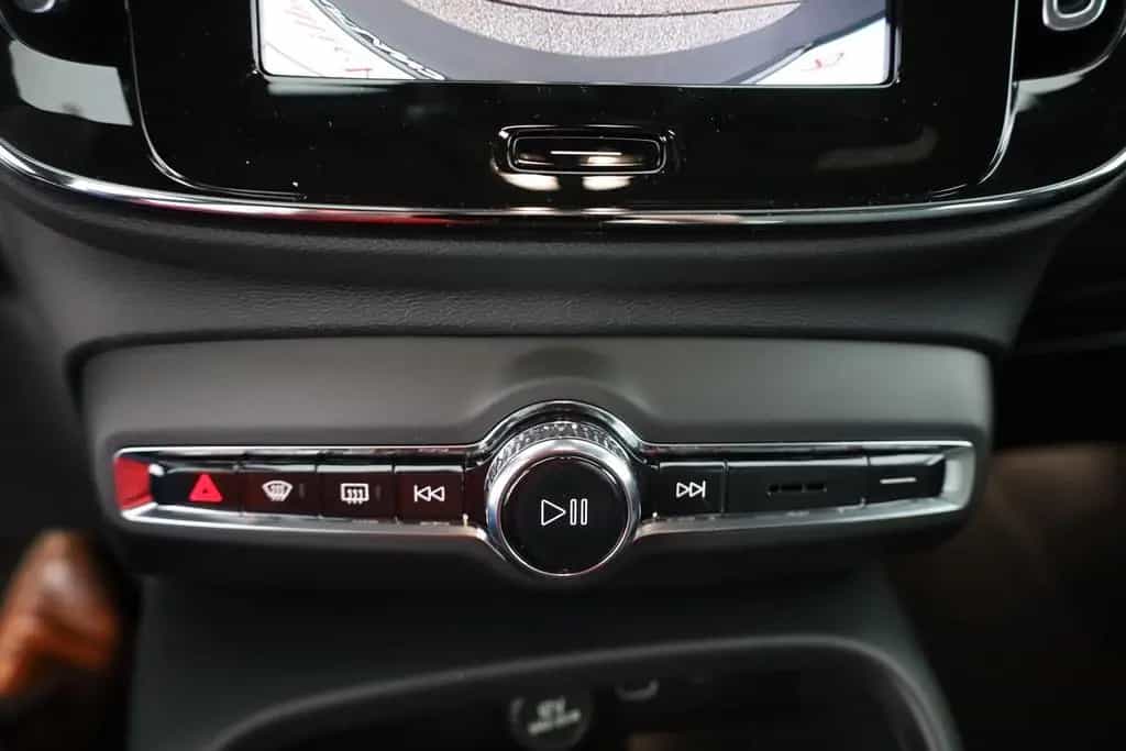 Volvo XC40 B3 mHEV Aut. LED ACC Kamera Sitzheizung 11/2025-photo-11