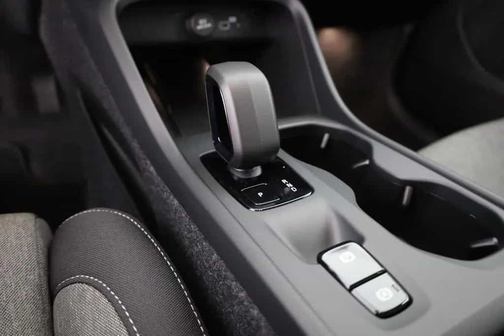 Volvo XC40 B3 mHEV Aut. LED ACC Kamera Sitzheizung 11/2025-photo-13