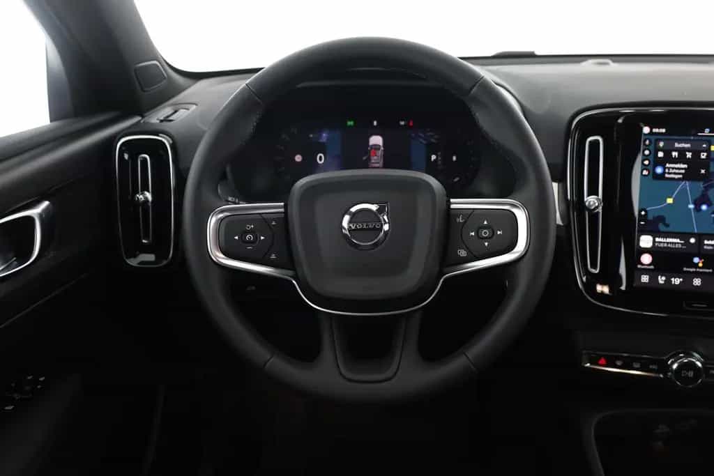 Volvo XC40 B3 mHEV Aut. LED ACC Kamera Sitzheizung 11/2025-photo-14
