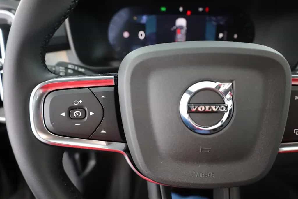 Volvo XC40 B3 mHEV Aut. LED ACC Kamera Sitzheizung 11/2025-photo-15