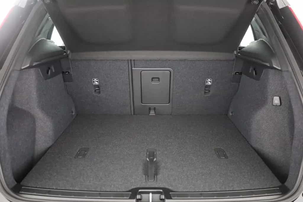 Volvo XC40 B3 mHEV Aut. LED ACC Kamera Sitzheizung 11/2025-photo-25