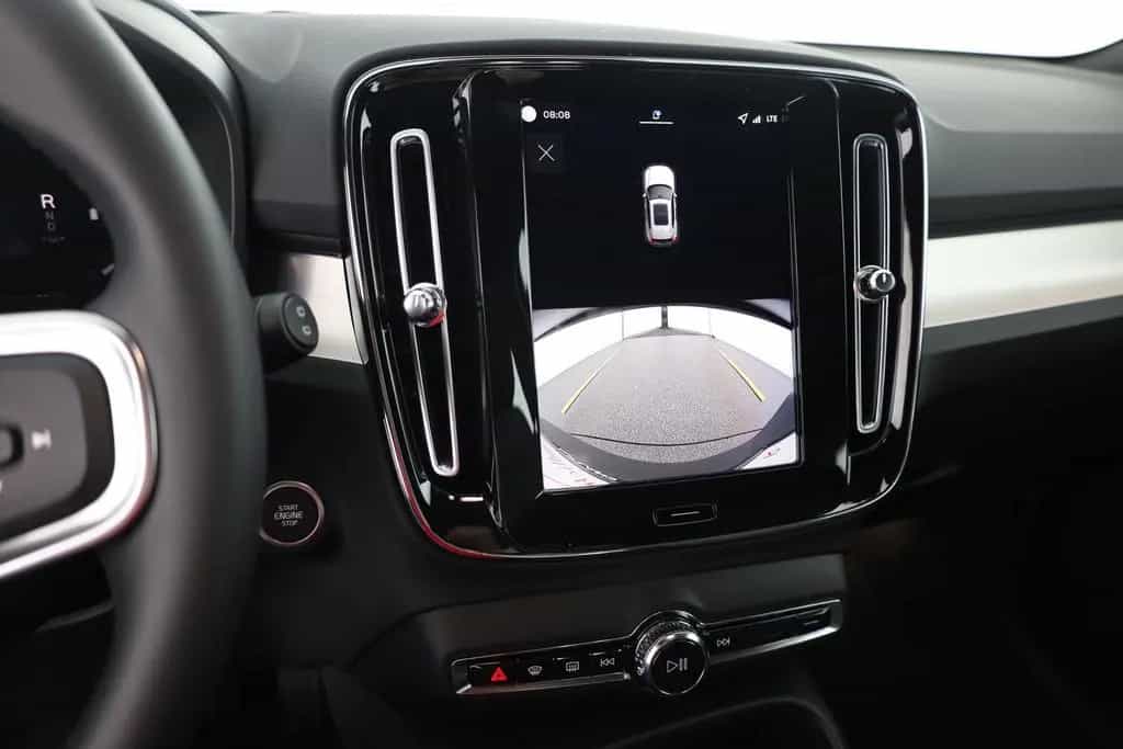 Volvo XC40 B3 mHEV Aut. LED ACC Kamera Sitzheizung 11/2025-photo-26