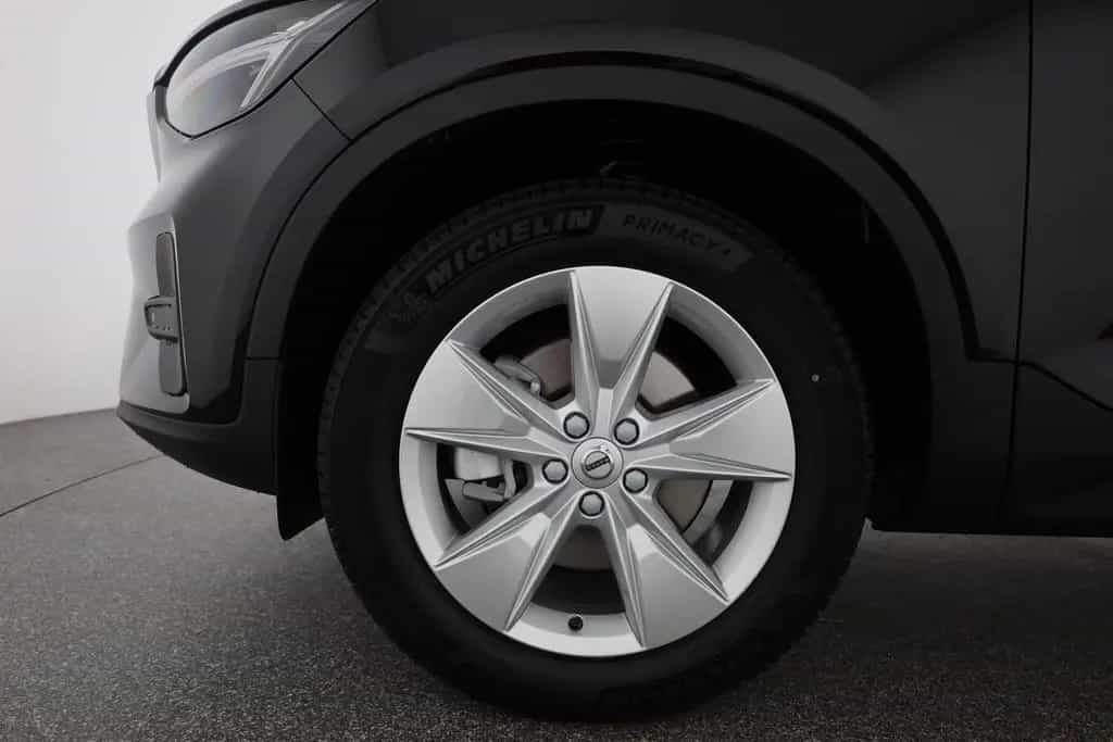 Volvo XC40 B3 mHEV Aut. LED ACC Kamera Sitzheizung 11/2025-photo-31