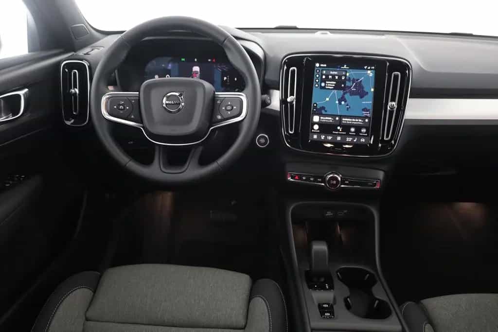 Volvo XC40 B3 mHEV Aut. LED ACC Kamera Sitzheizung 11/2025-photo-9