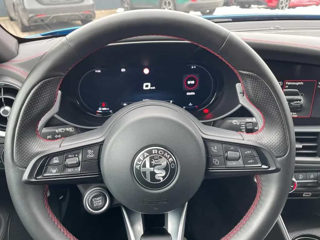Alfa Romeo Giulia Competizione Q4 01/2024-photo-15