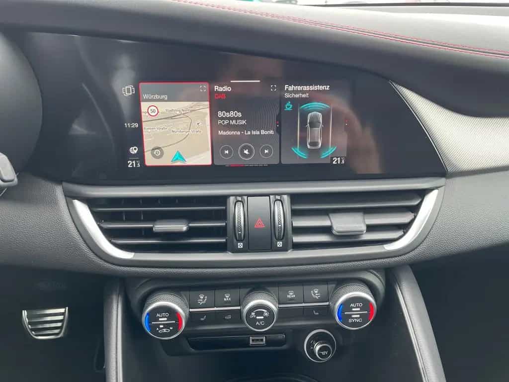 Alfa Romeo Giulia Competizione Q4 01/2024-photo-17