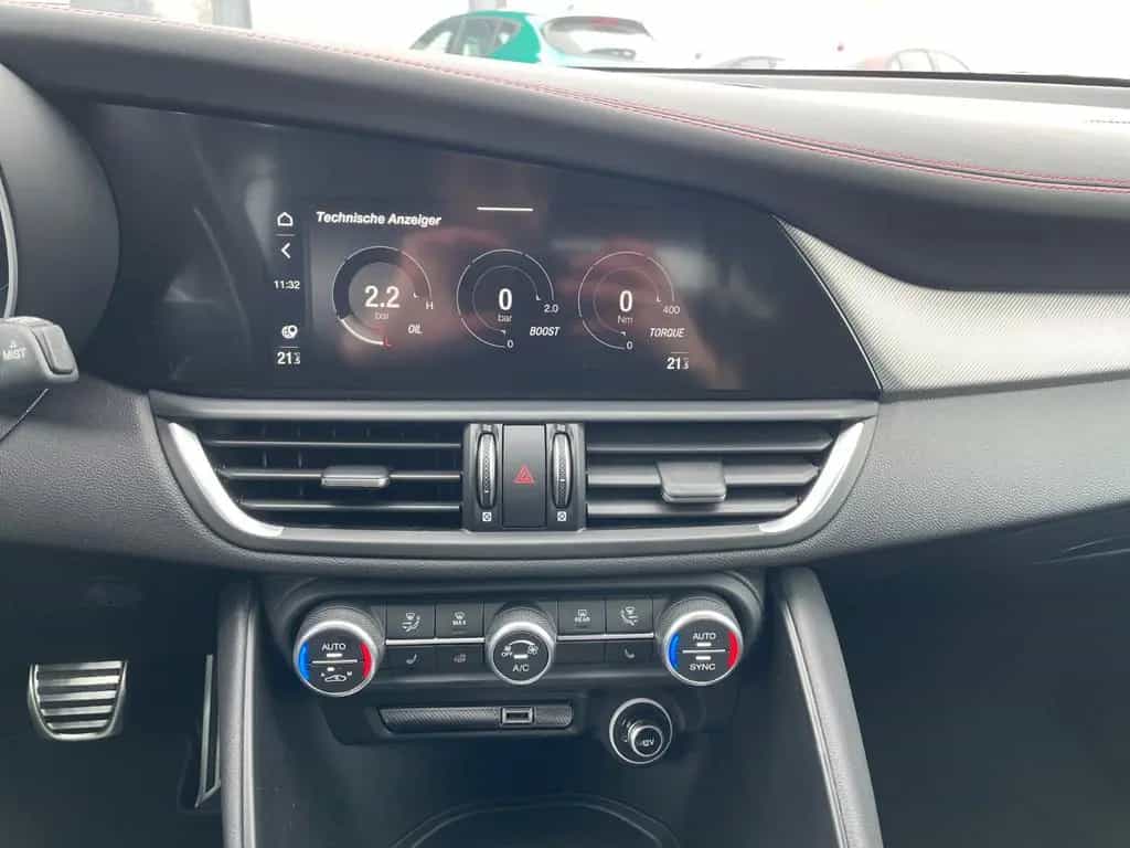 Alfa Romeo Giulia Competizione Q4 01/2024-photo-18