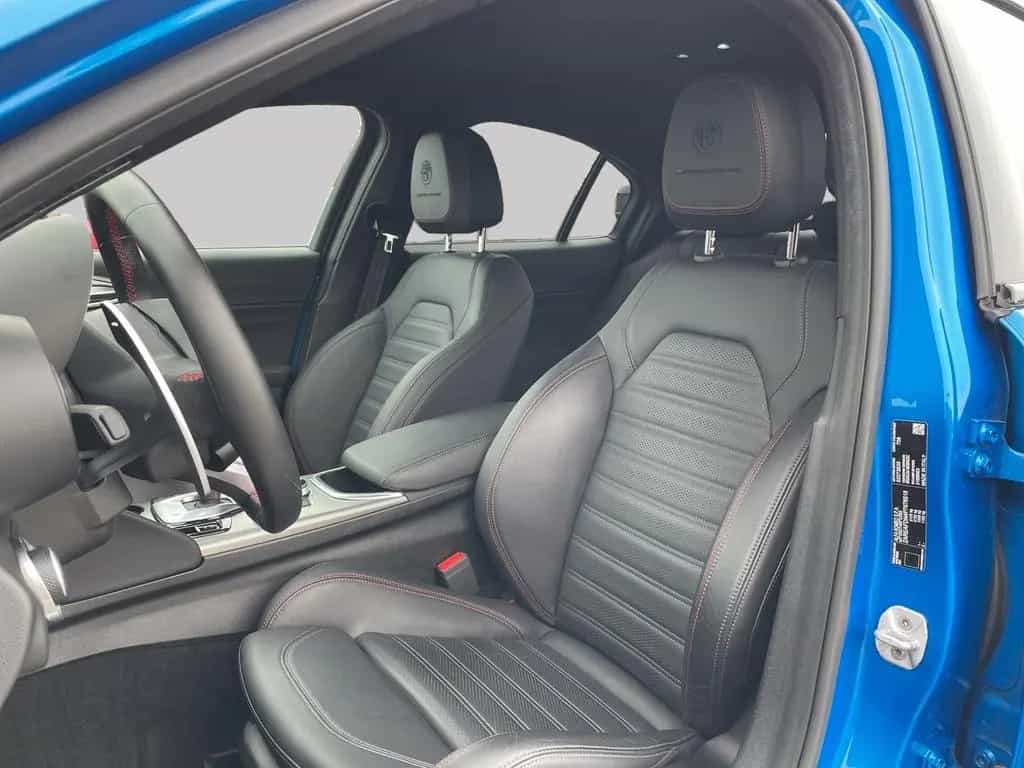 Alfa Romeo Giulia Competizione Q4 01/2024-photo-9