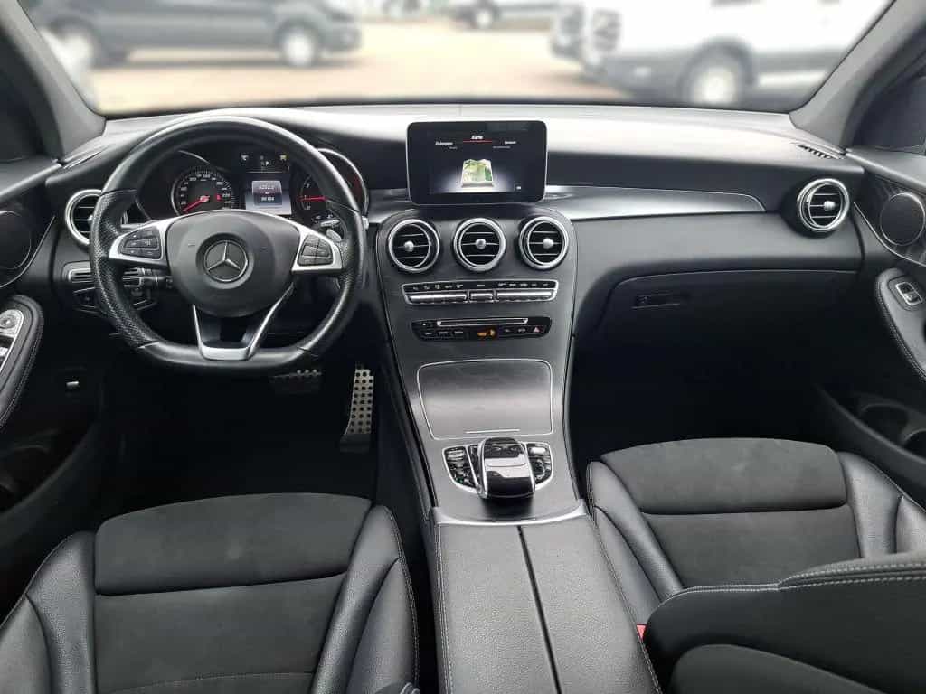 Mercedes-Benz GLC-Class 250 4Matic 9G-TRONIC AMG Line 06/2018-photo-12